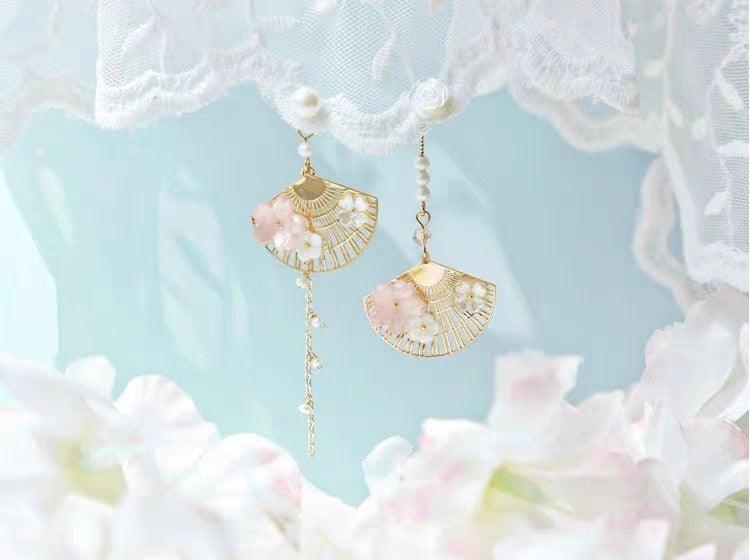 Vintage Fan Asymmetric Earrings | Daily Wear