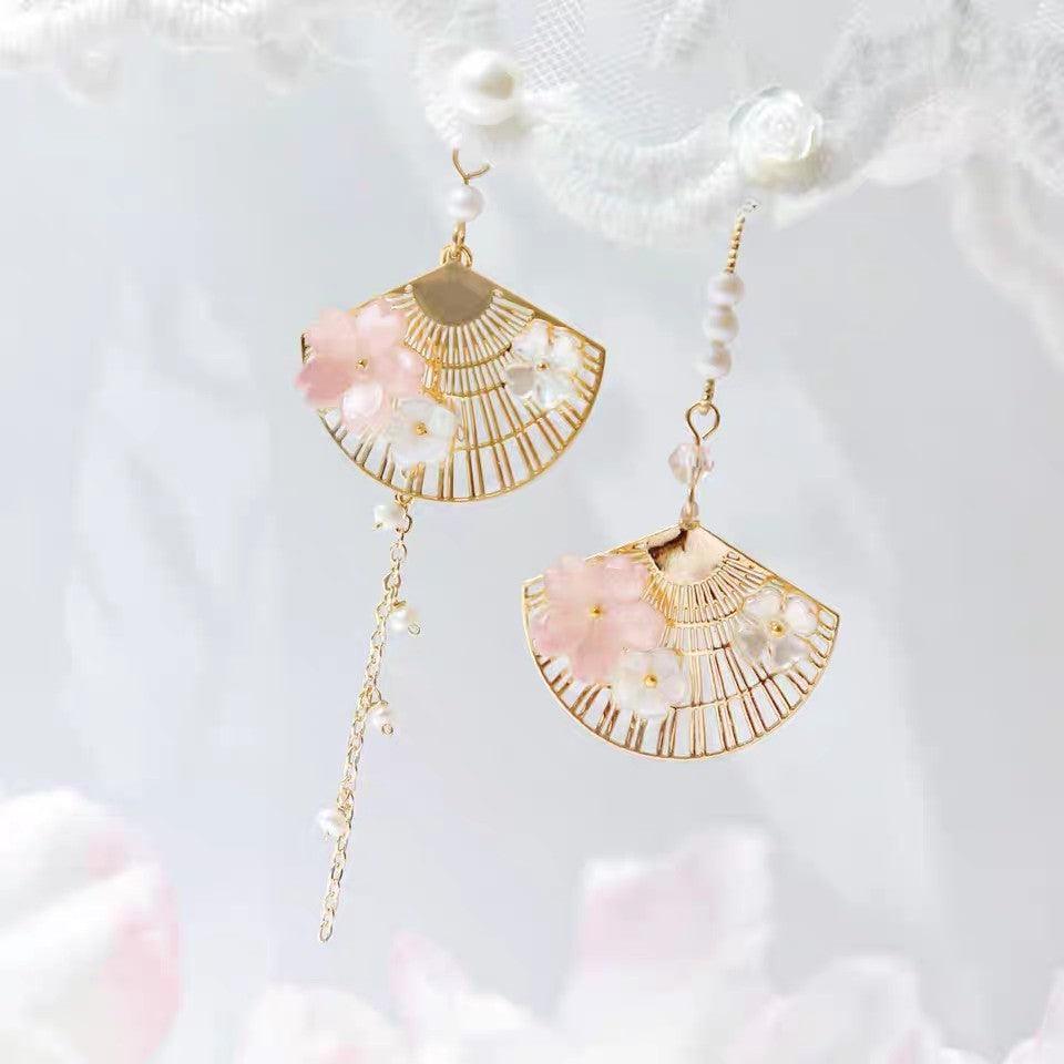 Vintage Fan Asymmetric Earrings | Daily Wear