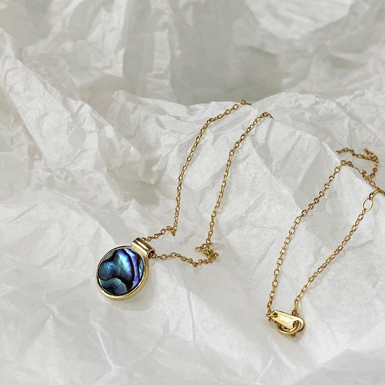 BoldlyBeautiful - Sterling Silver Shell Pendant Necklace - BoldlyBeautiful