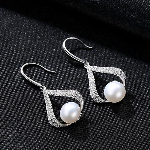 Pearl Earrings With Water Drops White