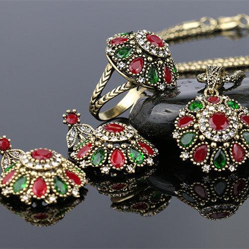 Antique Wedding Set | Wedding Collection