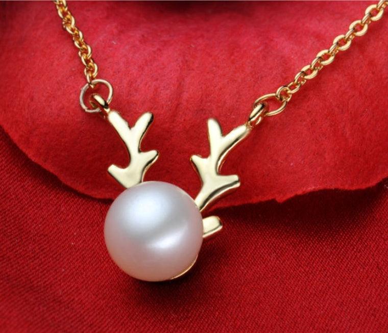 Small Elk Pearl Necklace