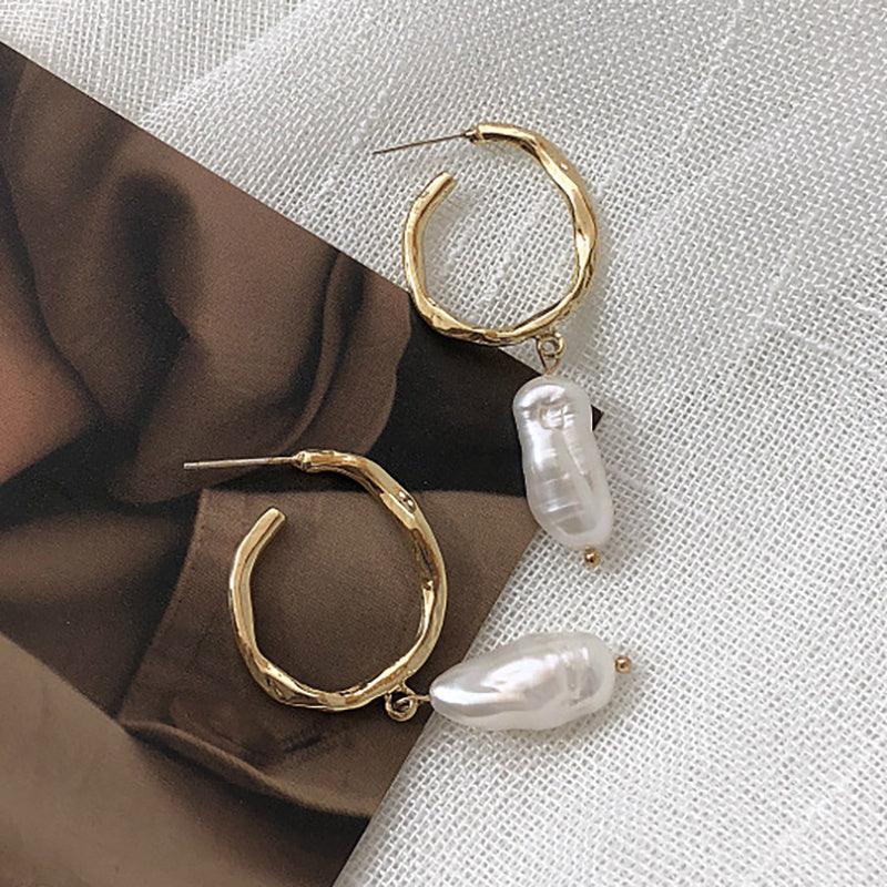 Pearl Stud Earrings - Everyday Elegance