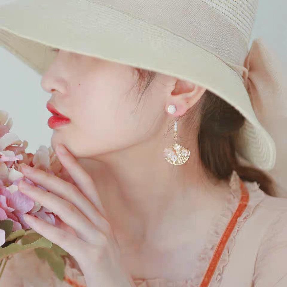 Vintage Fan Asymmetric Earrings | Daily Wear