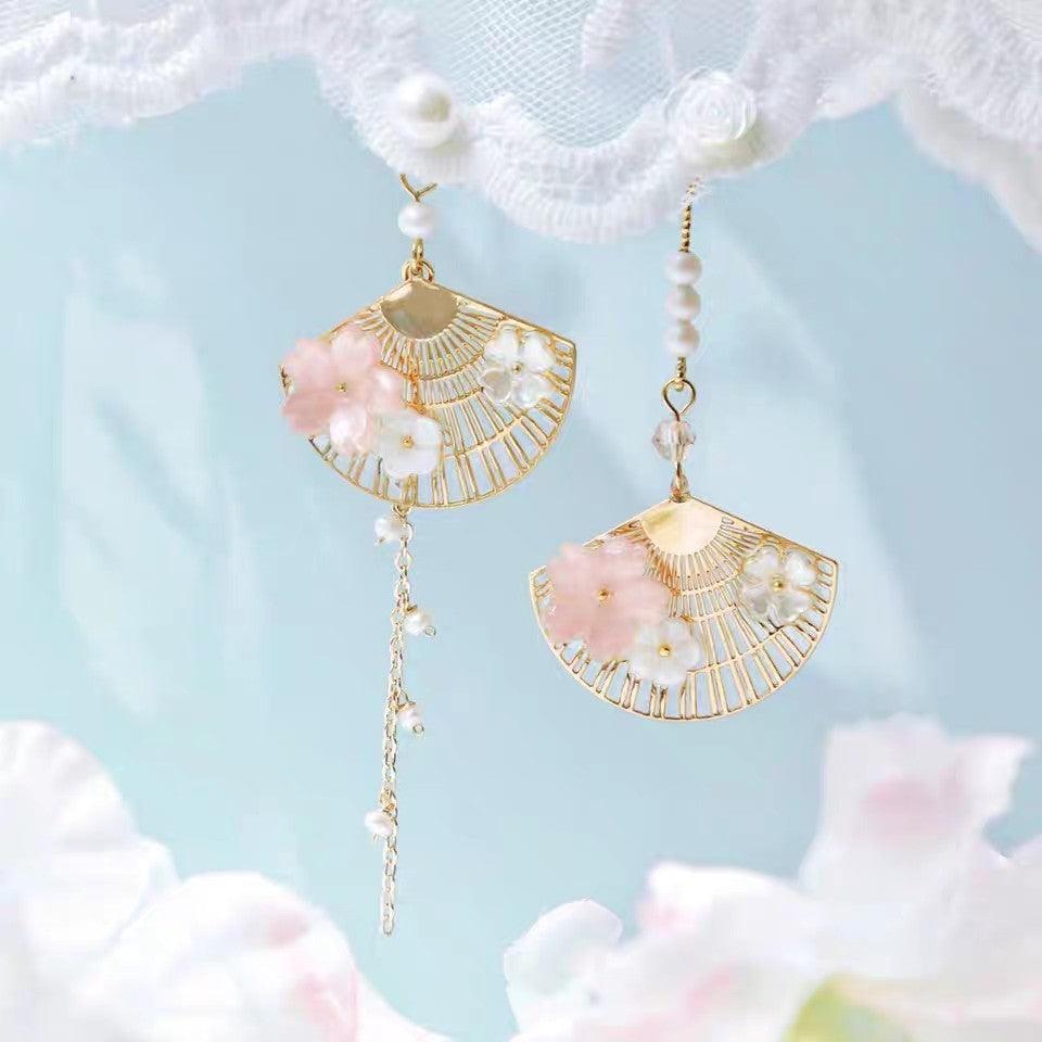 Vintage Fan Asymmetric Earrings | Daily Wear