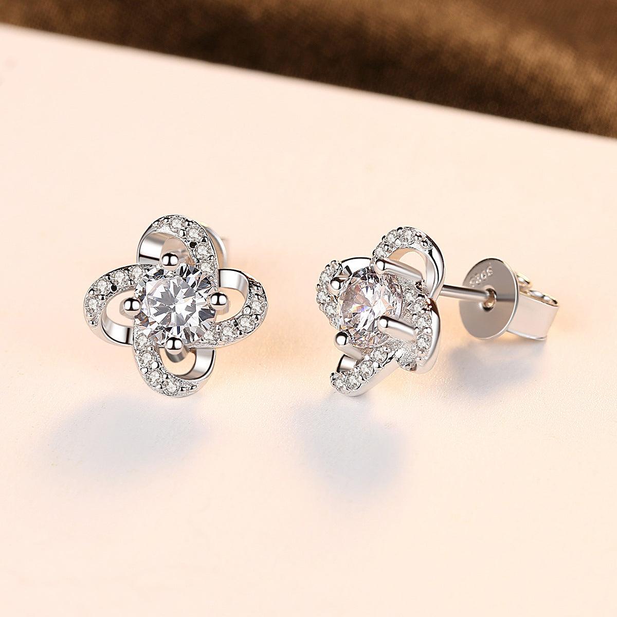 S925 Sterling Silver Stud Earrings Four-leaf Clover Design Platinum