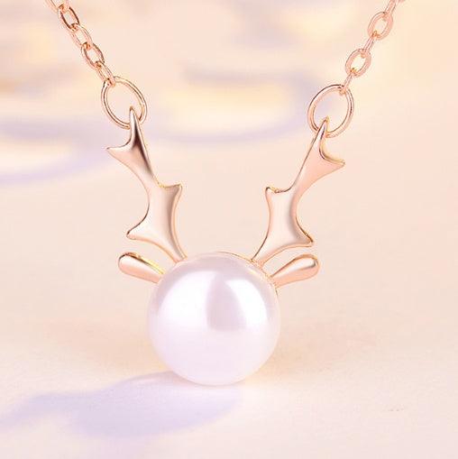 Small Elk Pearl Necklace Gold
