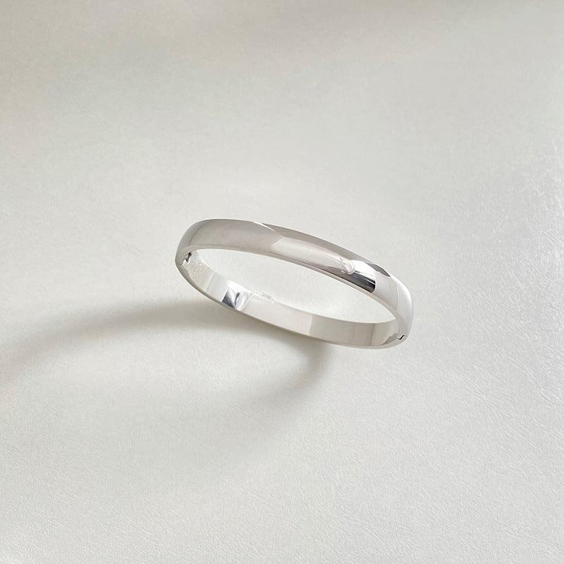 Retro Minimalistic Buckle Bracelet | Daily Wear 8mm Silver