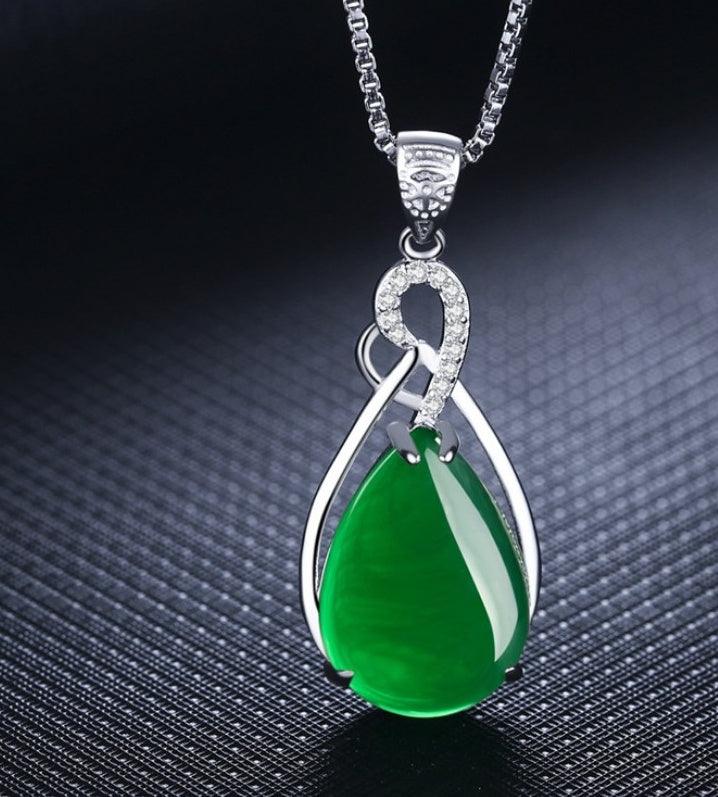 Green Chalcedony Agate Pendant Necklace in 925 Sterling Silver