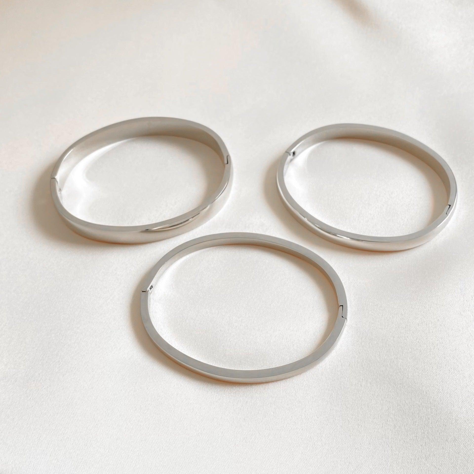 Retro Minimalistic Buckle Bracelet | Daily Wear