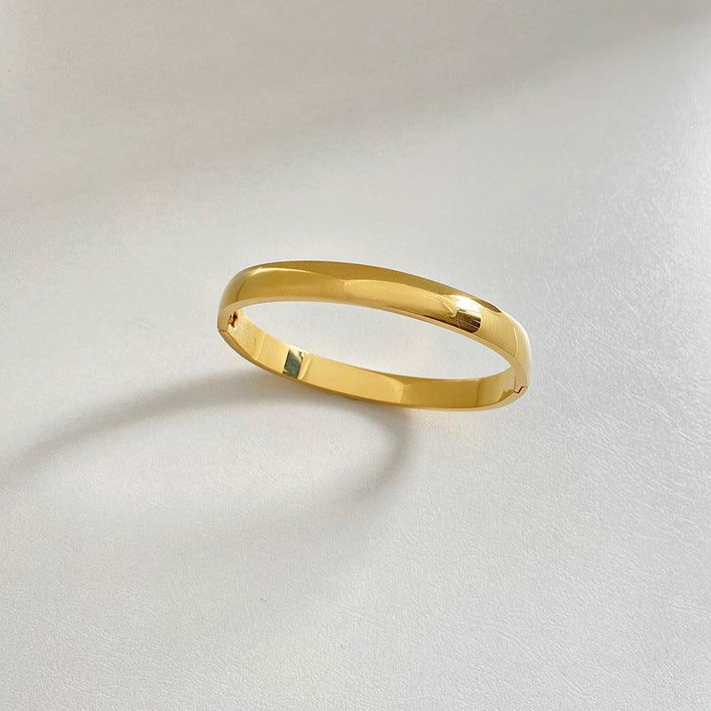 Retro Minimalistic Buckle Bracelet | Daily Wear 8mm Gold