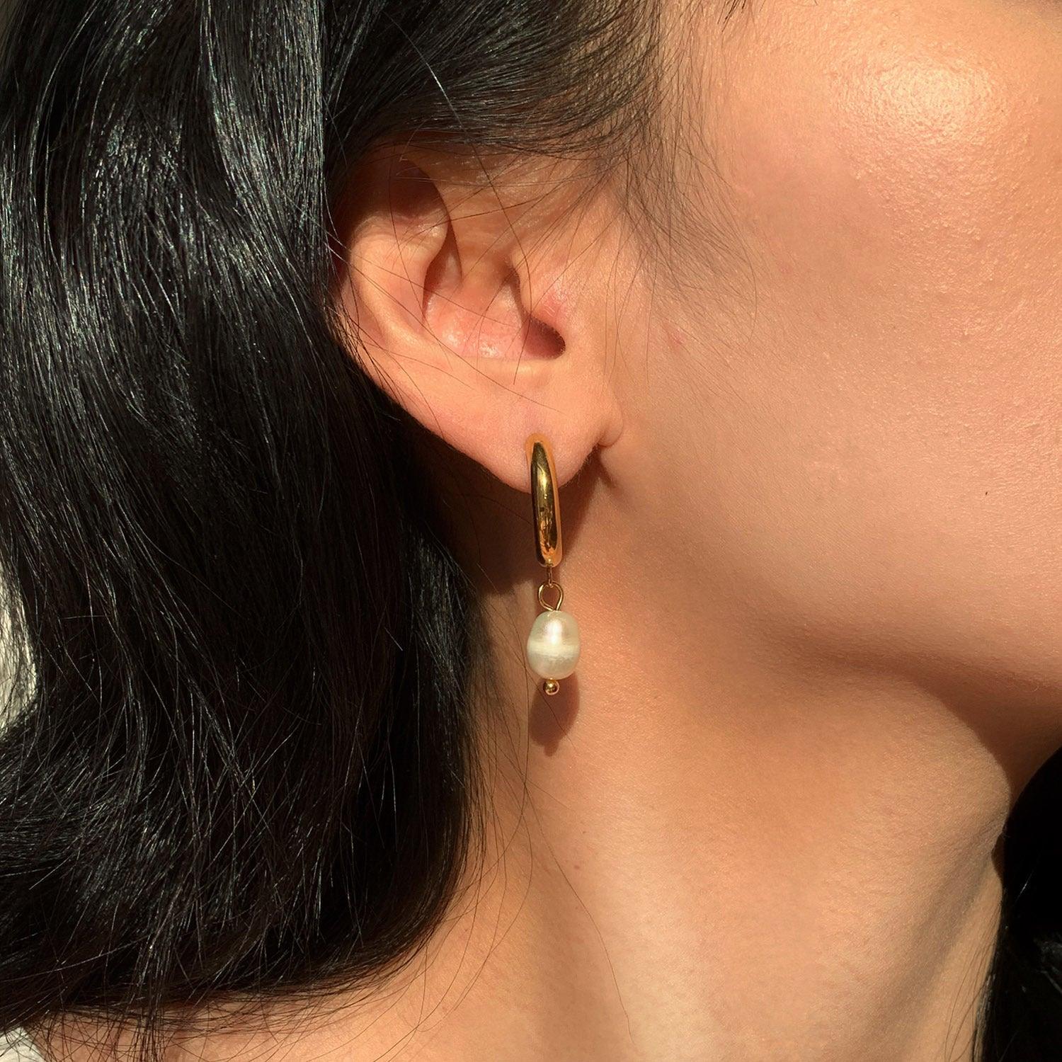 Korean Flower Pearl Earrings 2025
