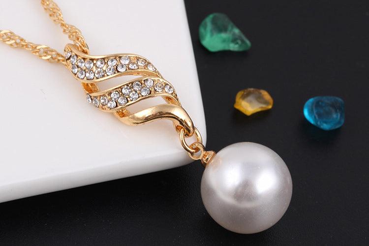 Timeless Pearl Stud Necklace Set