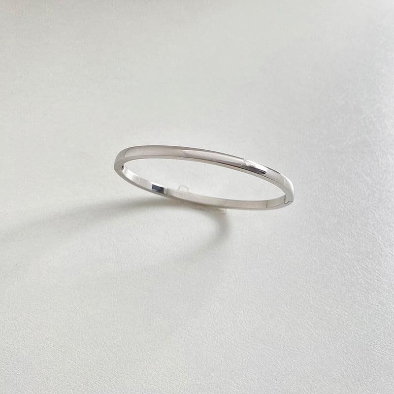 Retro Minimalistic Buckle Bracelet | Daily Wear 4mm Silver