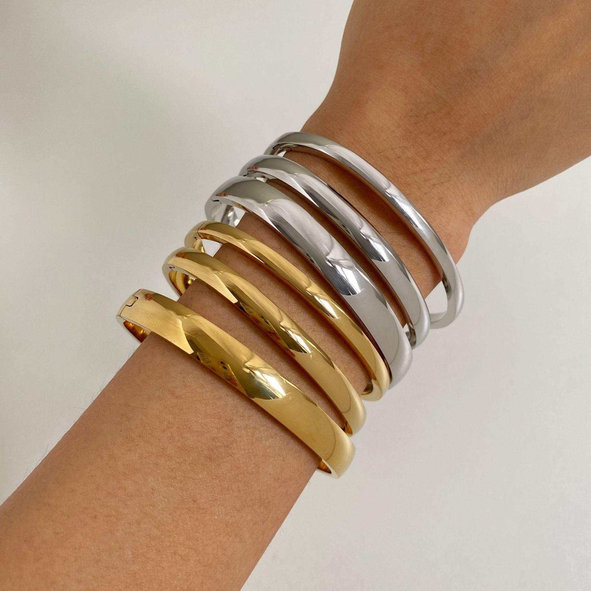 Retro Minimalistic Buckle Bracelet | Daily Wear