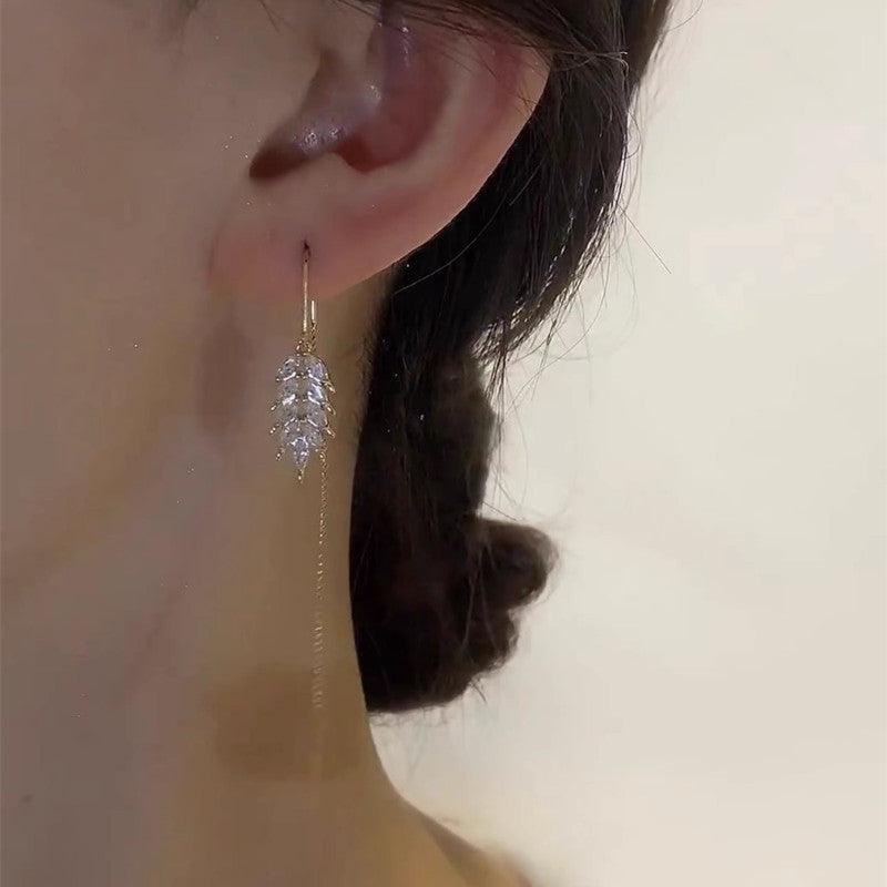 Descendants of the Rich Tassel Ear String Earrings