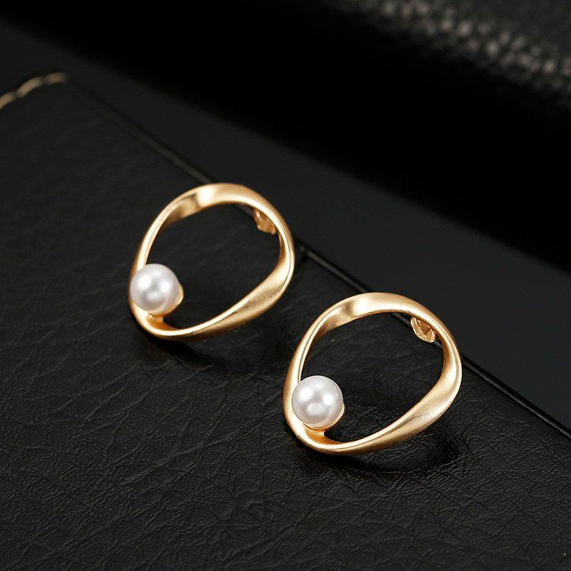 Unique Irregular Round Pearl Earrings